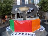 Foto relacionada con: Colas en la Plaza de España para apuntarse a los cursos de la Universidad Popular 