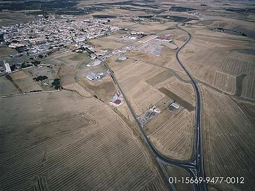 Vista aérea de la N-432 a su paso por Llerena